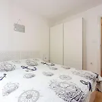Lägenhet Malerisches Nur 50 Meter Zum Mit Privatem Balkon, Wifi, Privatparkplatz *