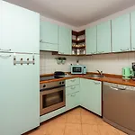 Malerisches Nur 50 Meter Zum Mit Privatem Balkon, Wifi, Privatparkplatz Lägenhet