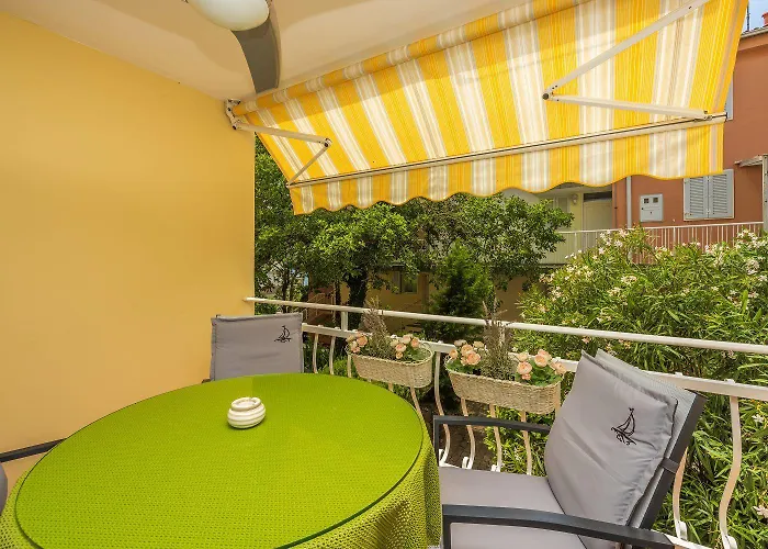 Malerisches Nur 50 Meter Zum Mit Privatem Balkon, Wifi, Privatparkplatz