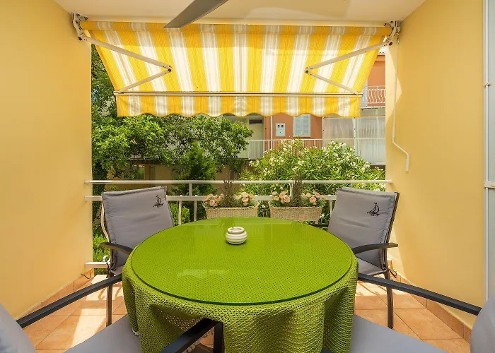Apartamento Malerisches Nur 50 Meter Zum Mit Privatem Balkon, Wifi, Privatparkplatz