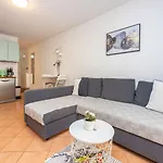 Malerisches Nur 50 Meter Zum Mit Privatem Balkon, Wifi, Privatparkplatz *