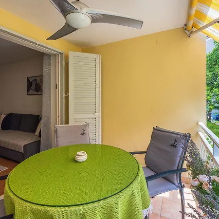Malerisches Nur 50 Meter Zum Mit Privatem Balkon, Wifi, Privatparkplatz Apartmán *