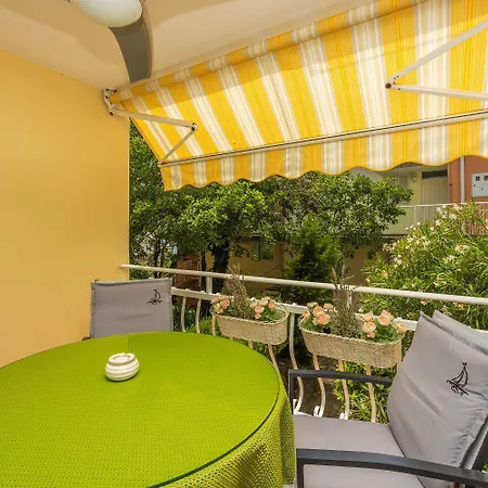 Malerisches Nur 50 Meter Zum Mit Privatem Balkon, Wifi, Privatparkplatz